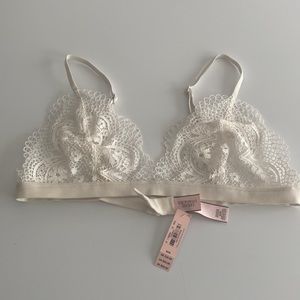 New with tags  lace Victoria’s Secret bra